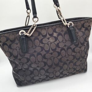 Coach 28601 Signature Canvas Tote Shoulder Bag Medium Black/Brown Bag is used